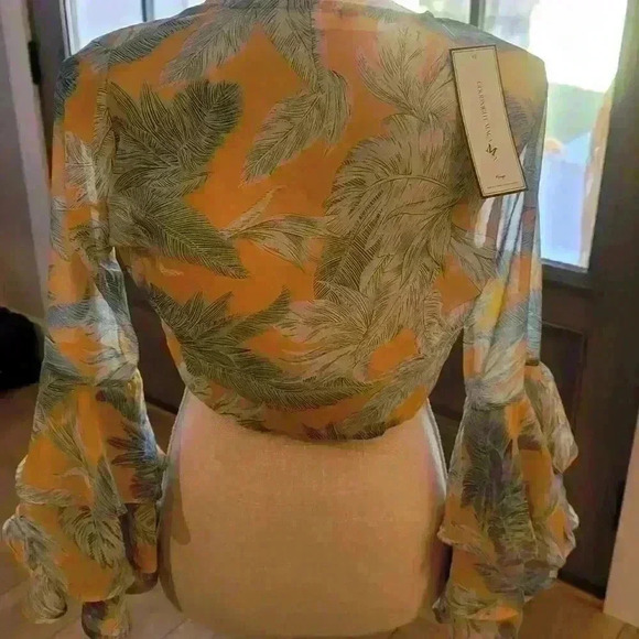 Goodnight Macaroon Wrap Top - Picture 7 of 8